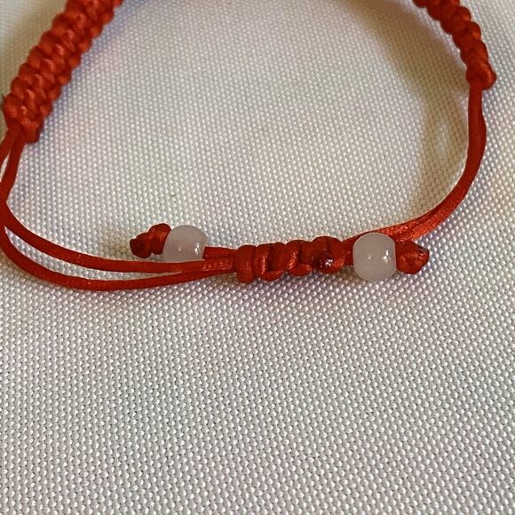 Adjustable Red Cord Good Luck Fish Bracelet, Carved Fish Beads, Feng Shui Charm - Picture 6 of 8